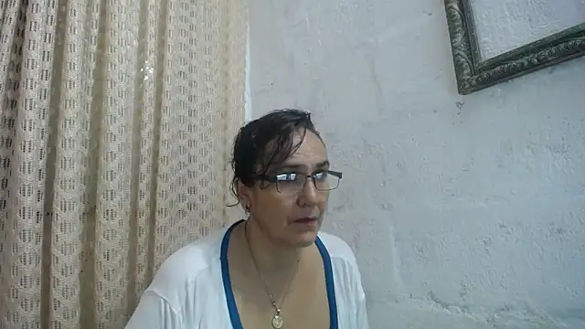 gabbyparker  online show from 06-12-26, 09:52