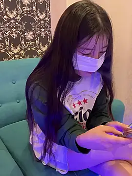 Snapshot of happy_hino chatting on 10-06-25, 02:58 happy hino online show from 10-06-25, 02:58