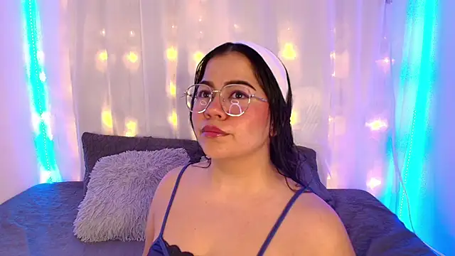 LilyRousee online show from 11-12-25, 01:06