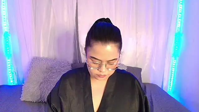 Snapshot of LilyRousee chatting on 06-21-26, 11:29 LilyRousee online show from 06-21-26, 11:29