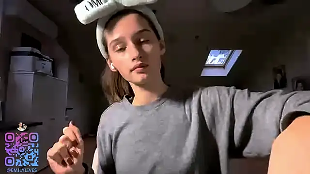 DarlineBrustera online show from 10-18-25, 02:18