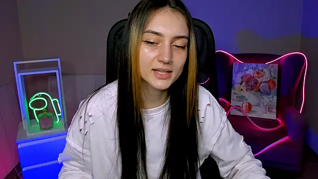 Snapshot of olivianorton chatting on 11-04-25, 02:49 olivianorton online show from 11-04-25, 02:49