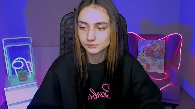 Snapshot of olivianorton chatting on 11-05-25, 01:11 olivianorton online show from 11-05-25, 01:11