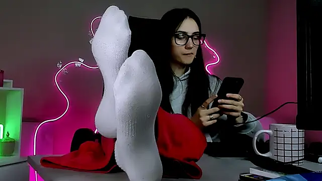 Snapshot of olivianorton chatting on 03-16-26, 04:11 olivianorton online show from 03-16-26, 04:11