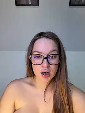 Snapshot of Francesexe chatting on 03-10-26, 08:14 Francesexe online show from 03-10-26, 08:14