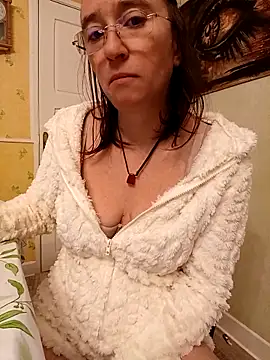 Sophierob1 online show from 10-14-25, 06:36