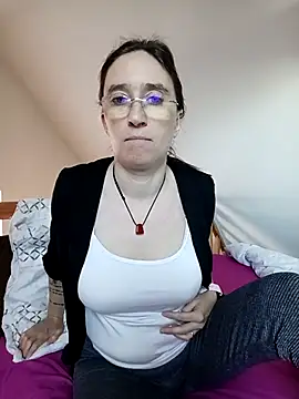 Sophierob1 online show from 04-14-26, 07:03