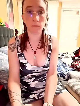 Snapshot of Sophierob1 chatting on 04-28-26, 08:41 Sophierob1 online show from 04-28-26, 08:41