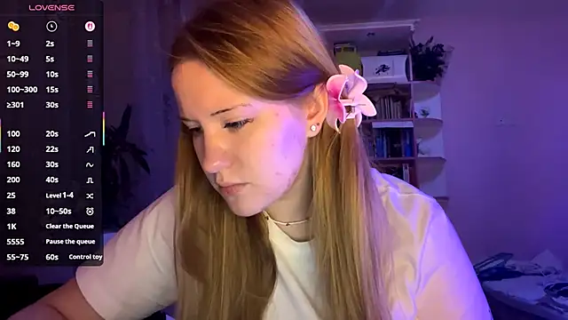 PandaFluff online show from 09-15-25, 04:51