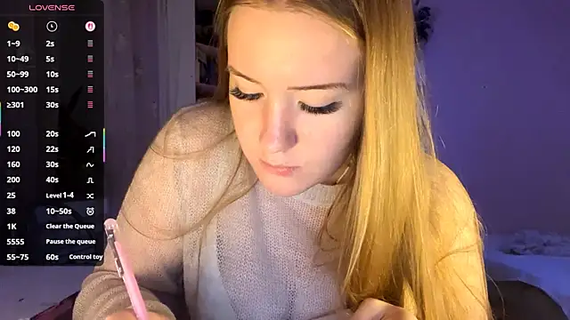 PandaFluff online show from 09-30-25, 04:12