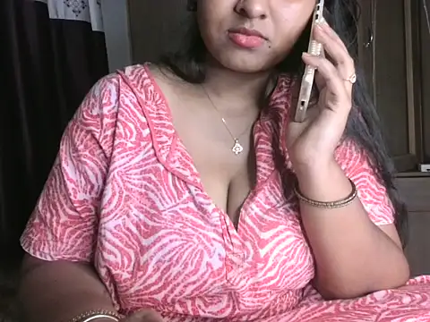 Snapshot of its_me_Rashmi chatting on 11-17-25, 06:03 its me Rashmi online show from 11-17-25, 06:03