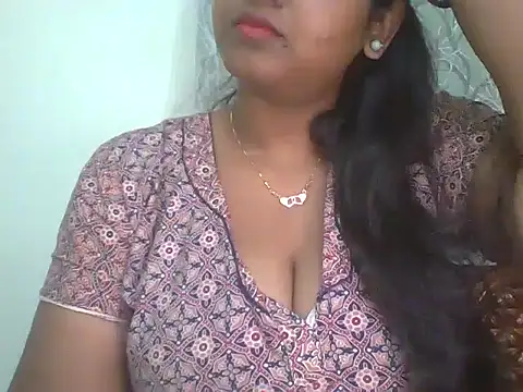 Snapshot of its_me_Rashmi chatting on 01-08-26, 04:53 its me Rashmi online show from 01-08-26, 04:53