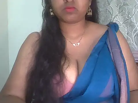 Snapshot of its_me_Rashmi chatting on 02-18-26, 02:35 its me Rashmi online show from 02-18-26, 02:35