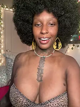 MistiSavannah online show from 06-08-26, 02:01