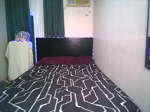 Snapshot of Sweet-shopia chatting on 10-22-25, 11:43 Sweet-shopia online show from 10-22-25, 11:43