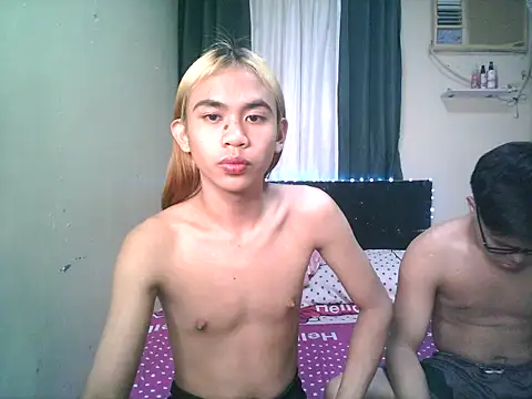 Snapshot of Sweet-shopia chatting on 12-17-25, 02:23 Sweet-shopia online show from 12-17-25, 02:23