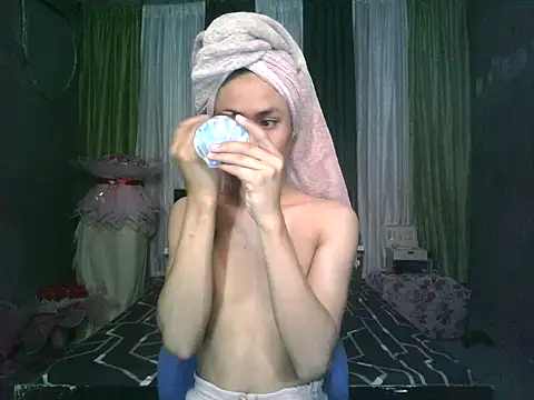 Snapshot of Sweet-shopia chatting on 03-20-26, 08:08 Sweet-shopia online show from 03-20-26, 08:08