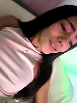 Snapshot of LilybethGray chatting on 12-22-25, 04:04 LilybethGray online show from 12-22-25, 04:04