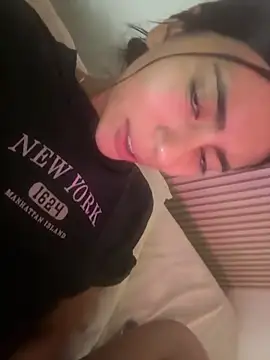 Snapshot of LilybethGray chatting on 02-02-26, 03:05 LilybethGray online show from 02-02-26, 03:05