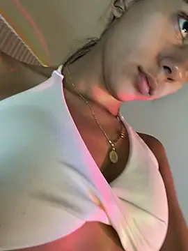 Snapshot of LilybethGray chatting on 03-08-26, 11:08 LilybethGray online show from 03-08-26, 11:08