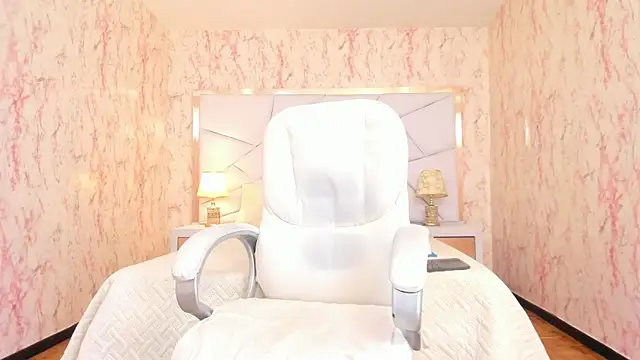 Snapshot of Emily_Whinfre chatting on 02-07-26, 08:56 Emily Whinfre online show from 02-07-26, 08:56