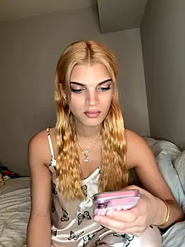 AriDaBratzDoll online show from 09-26-25, 04:44