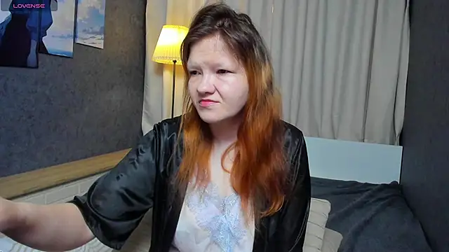 Nora lovvvv online show from 10-17-25, 10:18