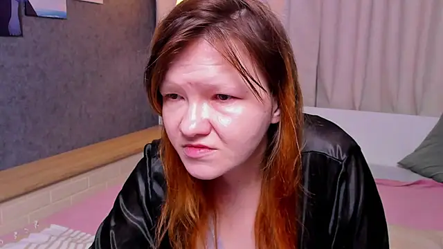 Nora lovvvv online show from 12-16-25, 03:17