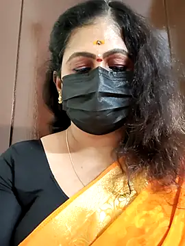 Snapshot of Sweetie_swetha37 chatting on 09-13-25, 08:36 Sweetie swetha37 online show from 09-13-25, 08:36