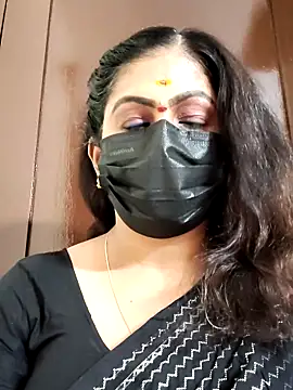 Snapshot of Sweetie_swetha37 chatting on 09-15-25, 08:03 Sweetie swetha37 online show from 09-15-25, 08:03