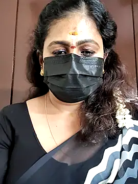 Snapshot of Sweetie_swetha37 chatting on 09-21-25, 12:07 Sweetie swetha37 online show from 09-21-25, 12:07