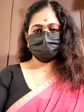 Snapshot of Sweetie_swetha37 chatting on 09-26-25, 09:35 Sweetie swetha37 online show from 09-26-25, 09:35