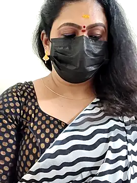 Snapshot of Sweetie_swetha37 chatting on 12-13-25, 07:53 Sweetie swetha37 online show from 12-13-25, 07:53