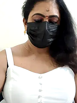 Snapshot of Sweetie_swetha37 chatting on 01-08-26, 08:55 Sweetie swetha37 online show from 01-08-26, 08:55