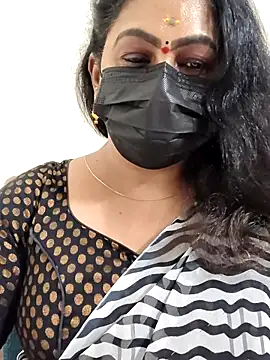 Snapshot of Sweetie_swetha37 chatting on 01-18-26, 09:13 Sweetie swetha37 online show from 01-18-26, 09:13