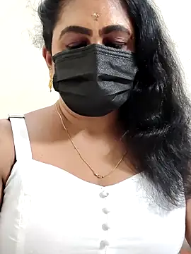 Snapshot of Sweetie_swetha37 chatting on 02-04-26, 08:47 Sweetie swetha37 online show from 02-04-26, 08:47