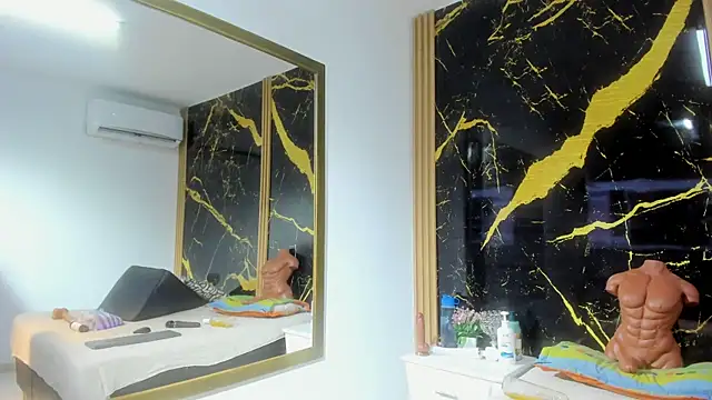 AdrianaVegga online show from 02-11-26, 03:11