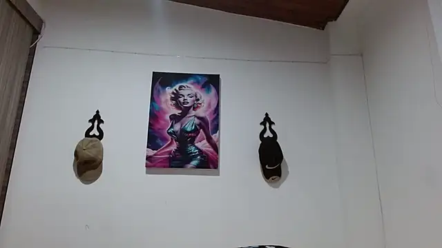 Crystal Star  online show from 04-28-26, 04:06