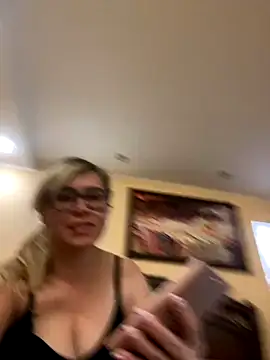 Crystal00Girl online show from 10-07-25, 07:00