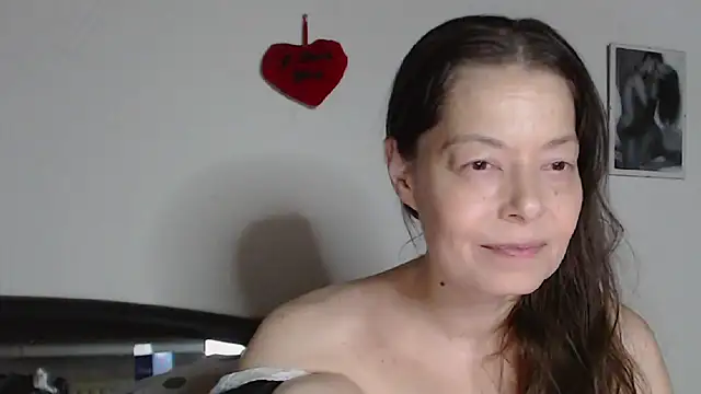 Snapshot of SexySarah177 chatting on 04-05-26, 08:28 SexySarah177 online show from 04-05-26, 08:28