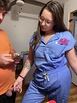 Mommasaurrex online show from 09-15-25, 01:16