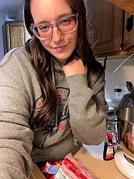 Mommasaurrex online show from 10-30-25, 04:58