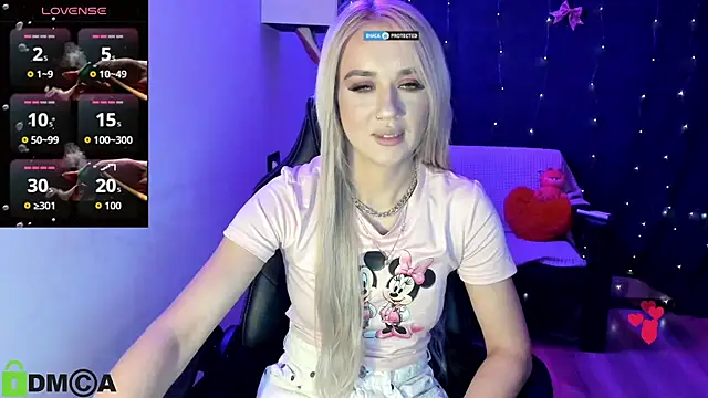CrystalGirl99 online show from 07-18-26, 06:50