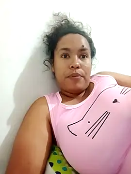 Snapshot of Viviana_h chatting on 11-22-25, 02:10 Viviana h online show from 11-22-25, 02:10