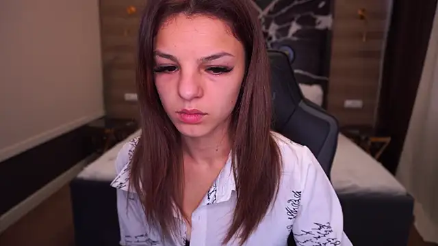 AnitaBambie online show from 10-10-25, 05:39