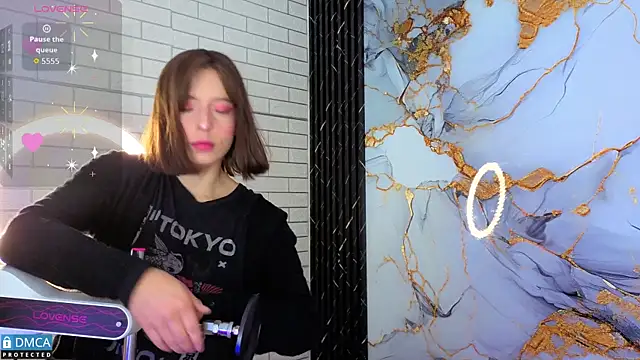 nena cupcake  online show from 12-01-25, 11:15