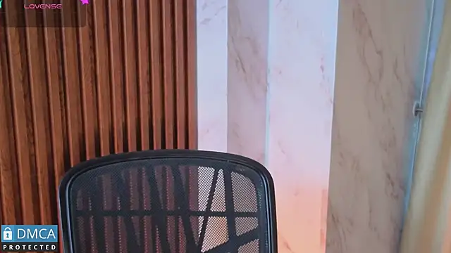 nena cupcake  online show from 04-18-26, 11:14