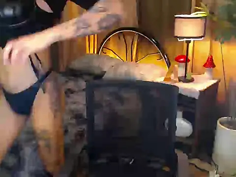 Snapshot of WILDROXIE chatting on 09-18-25, 10:34 WILDROXIE online show from 09-18-25, 10:34