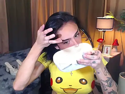 Snapshot of WILDROXIE chatting on 09-23-25, 11:08 WILDROXIE online show from 09-23-25, 11:08