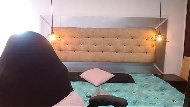 Montserrat Jay online show from 12-03-25, 01:31